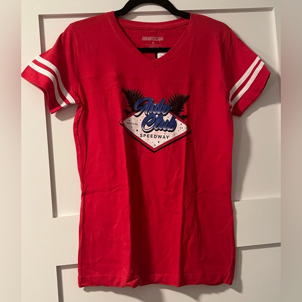 NWT NASCAR Auto Club Fontana, CA Stripe Sleeve V-Neck Tee in Red - Size M
